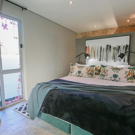 Suite 9 The Village Уиндхоек Екстериор снимка
