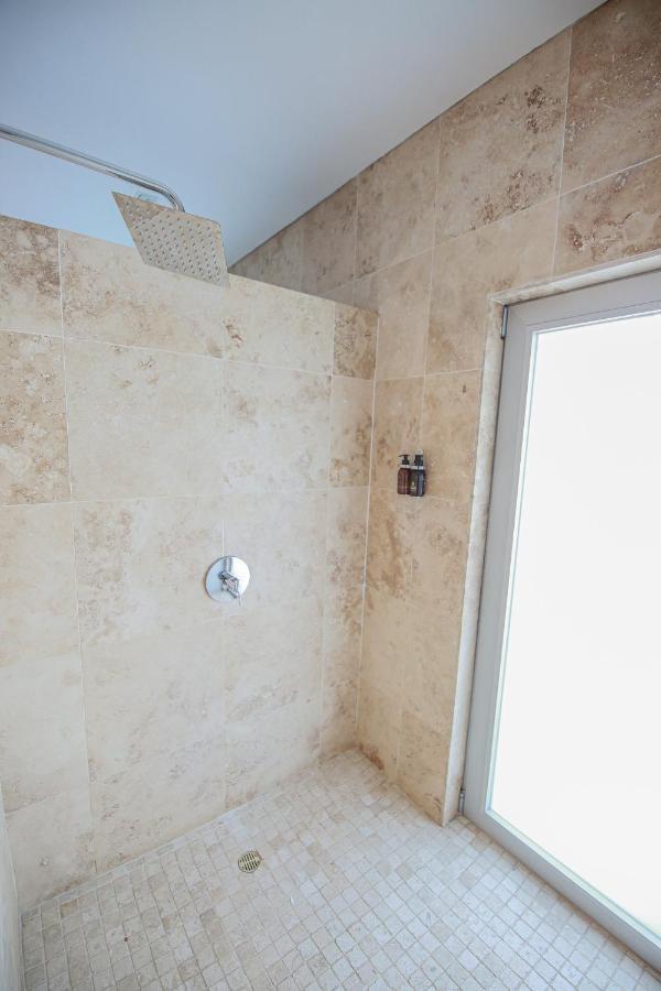 Suite 9 The Village Уиндхоек Екстериор снимка
