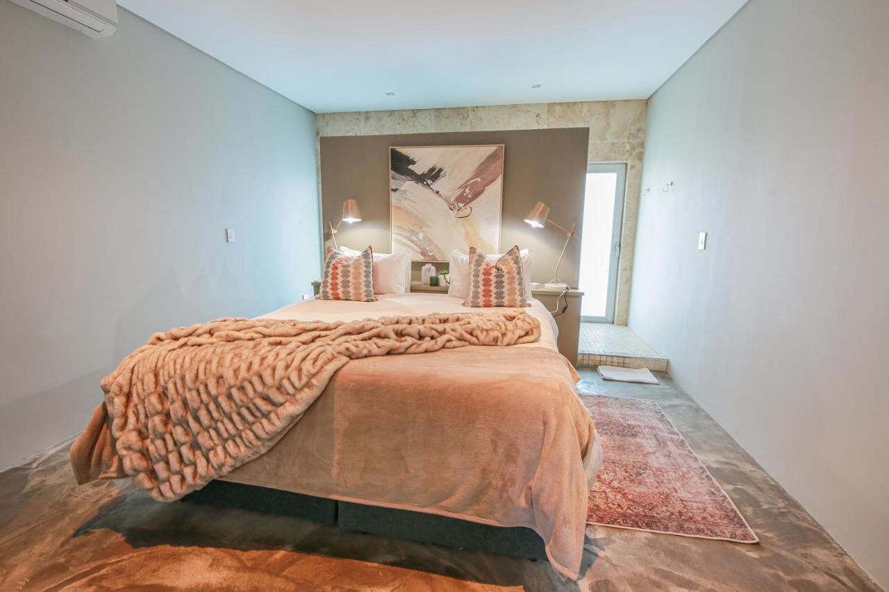 Suite 9 The Village Уиндхоек Екстериор снимка